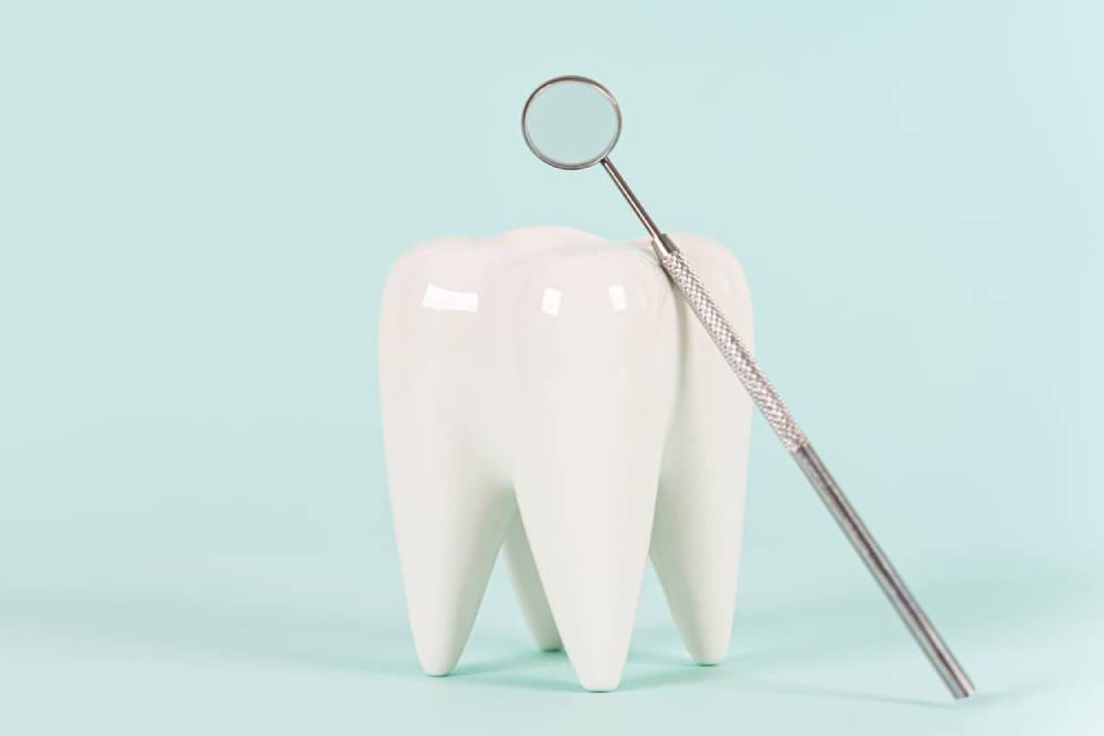 Dental-Implants-Hero-1000x667 Dental-Implants-Hero-1000x667